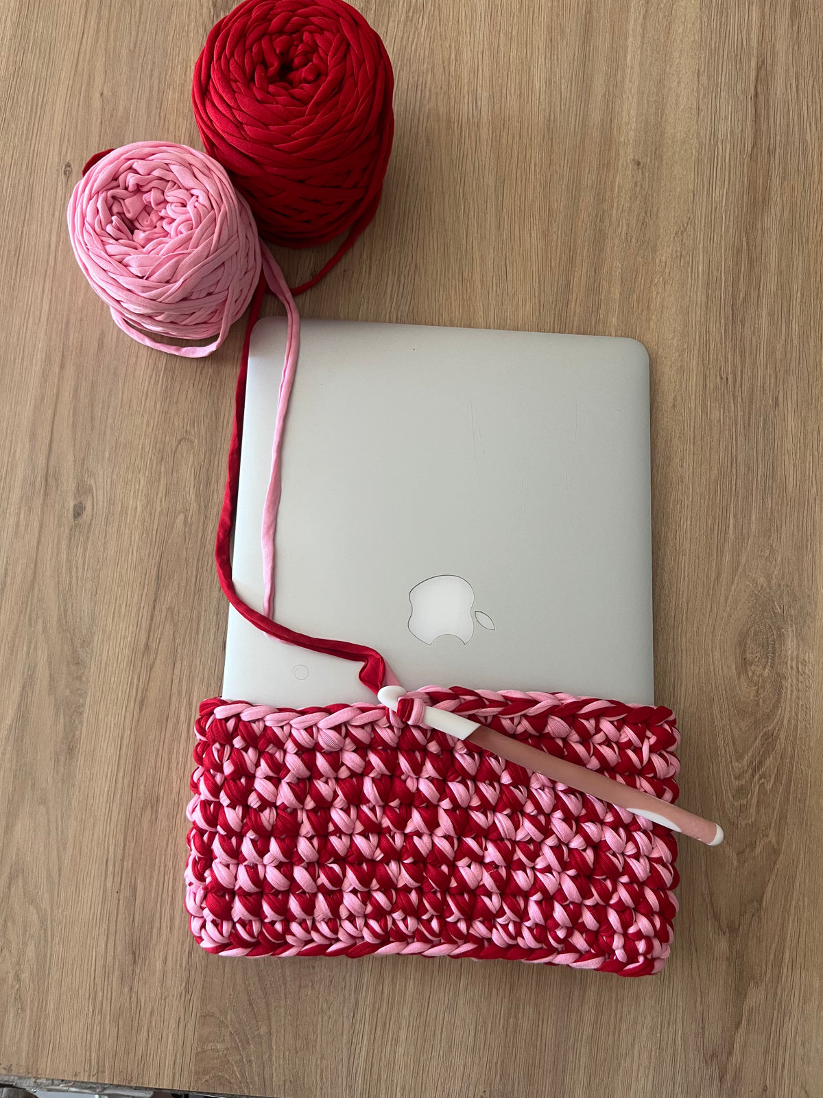 Pochette ordinateur rose et rouge