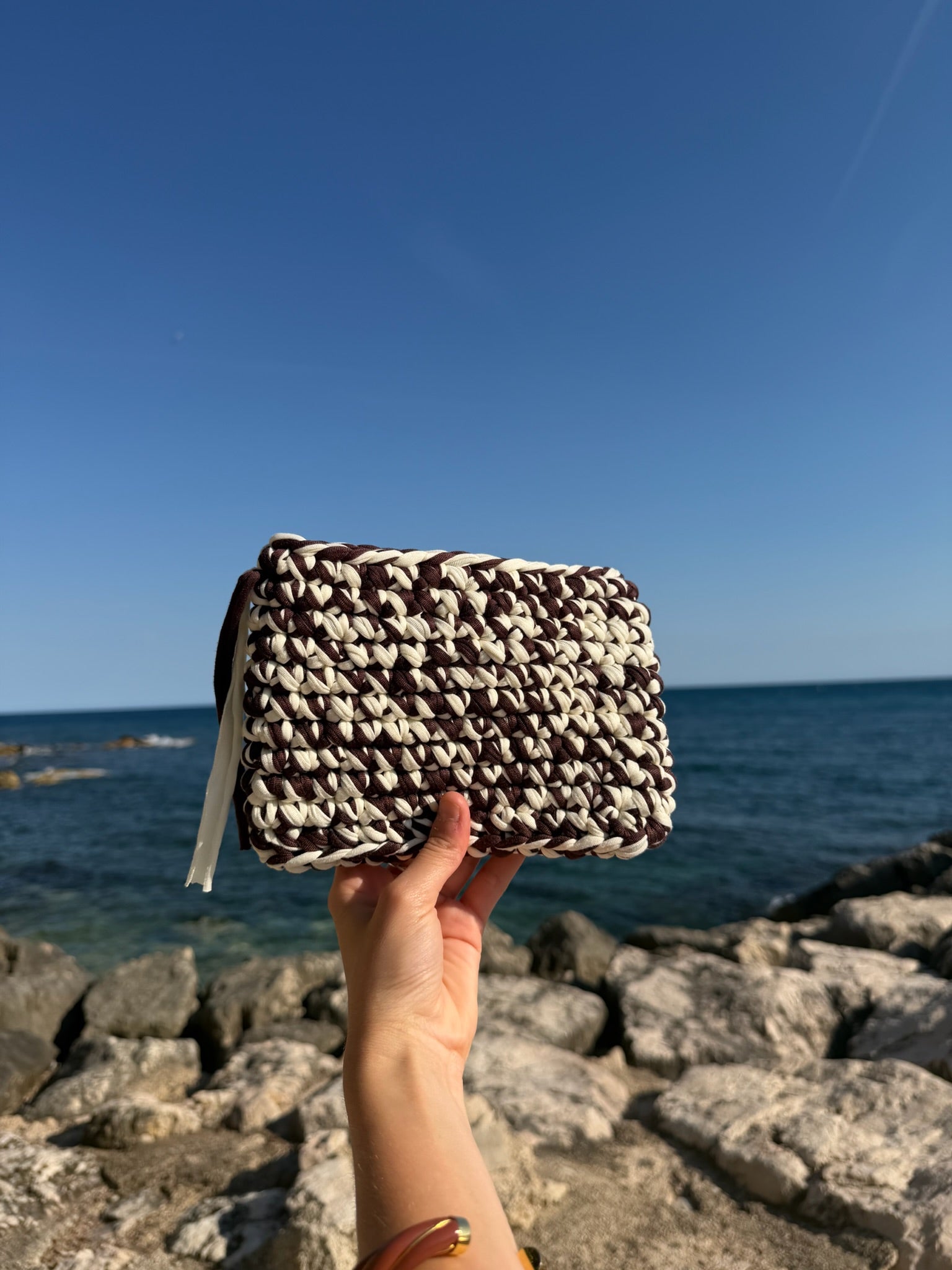 Pochette Élora Maron et Blanc